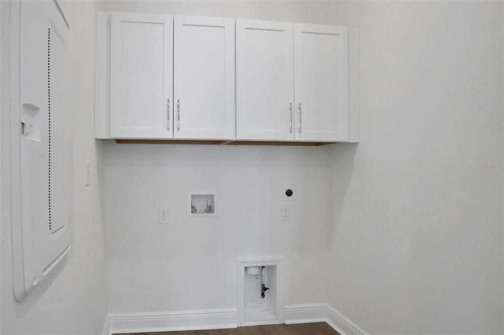 Под контрактом: $449,990 (3 спален, 2 ванн, 1696 Квадратных фут)