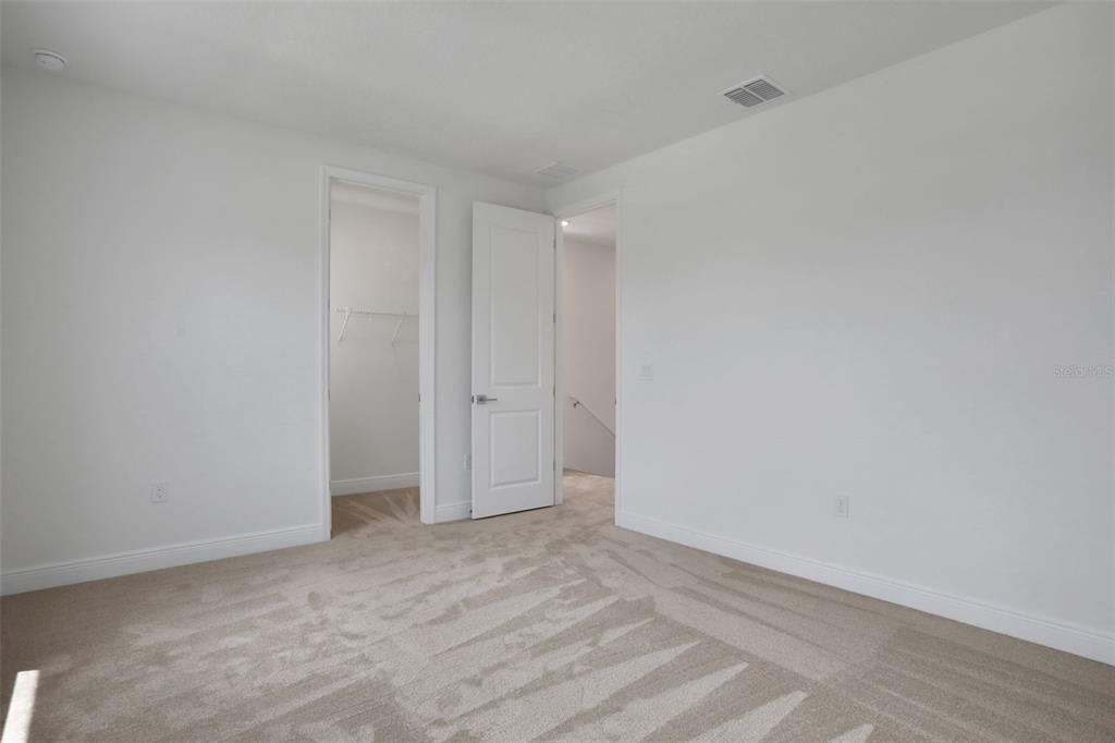 Под контрактом: $449,990 (3 спален, 2 ванн, 1696 Квадратных фут)