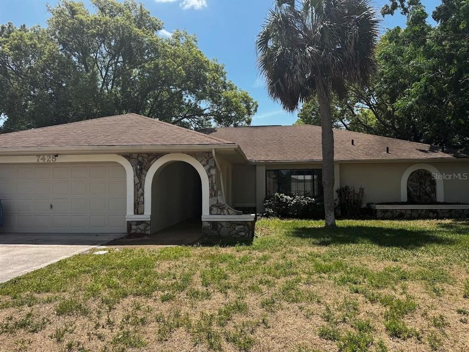 Recently Rented: $2,300 (3 beds, 2 baths, 2004 Square Feet)