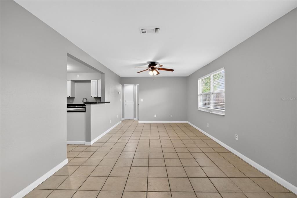 Active With Contract: $299,900 (3 beds, 2 baths, 1176 Square Feet)