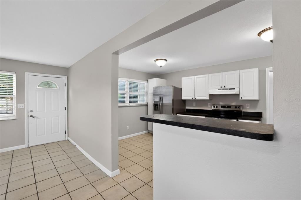 Active With Contract: $299,900 (3 beds, 2 baths, 1176 Square Feet)