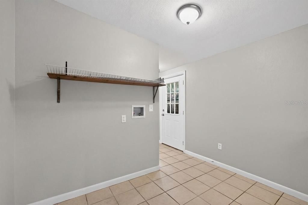 Active With Contract: $299,900 (3 beds, 2 baths, 1176 Square Feet)