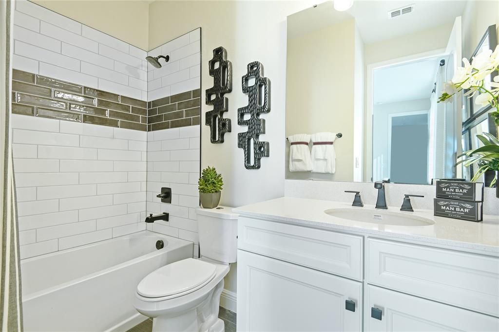 For Sale: $432,685 (5 beds, 3 baths, 3030 Square Feet)