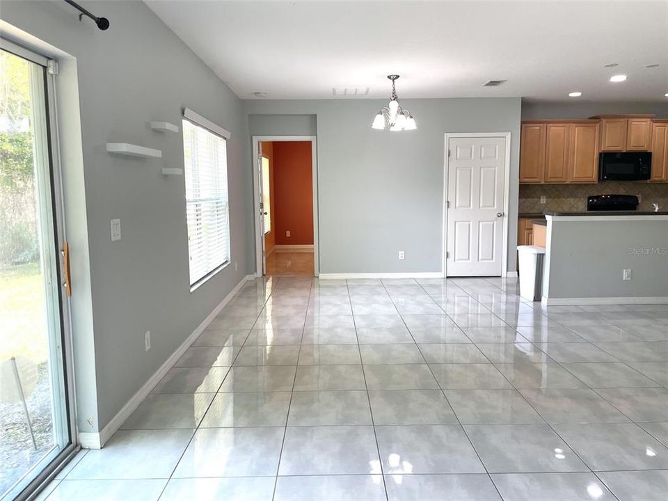 Active With Contract: $2,100 (3 beds, 2 baths, 1690 Square Feet)