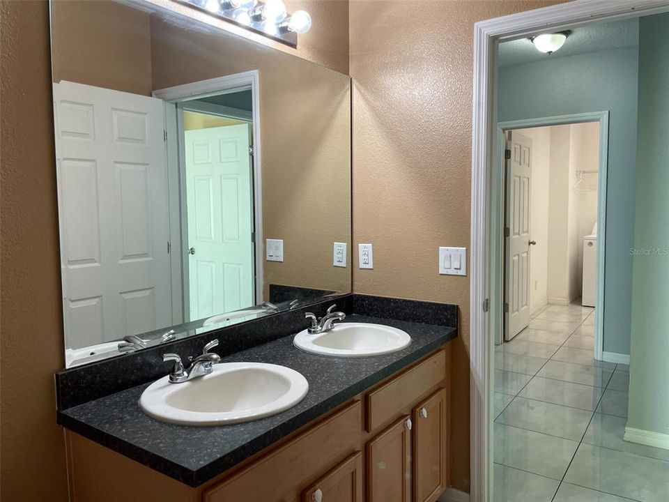 Active With Contract: $2,100 (3 beds, 2 baths, 1690 Square Feet)