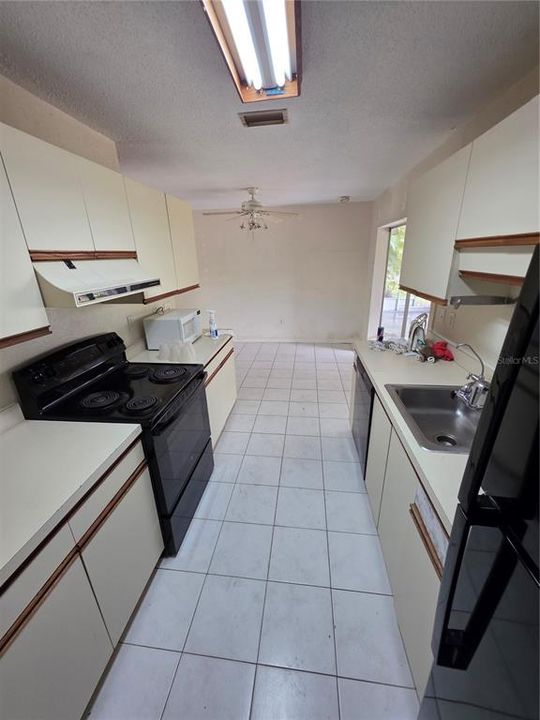 На продажу: $179,900 (3 спален, 2 ванн, 1148 Квадратных фут)