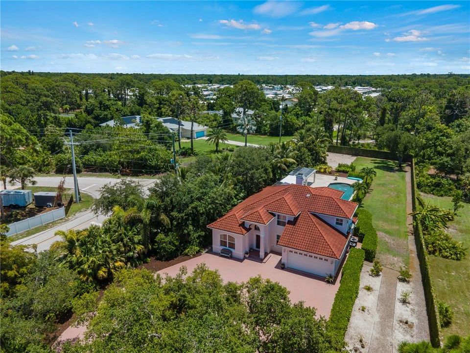 En Venta: $1,195,000 (4 camas, 2 baños, 2566 Pies cuadrados)