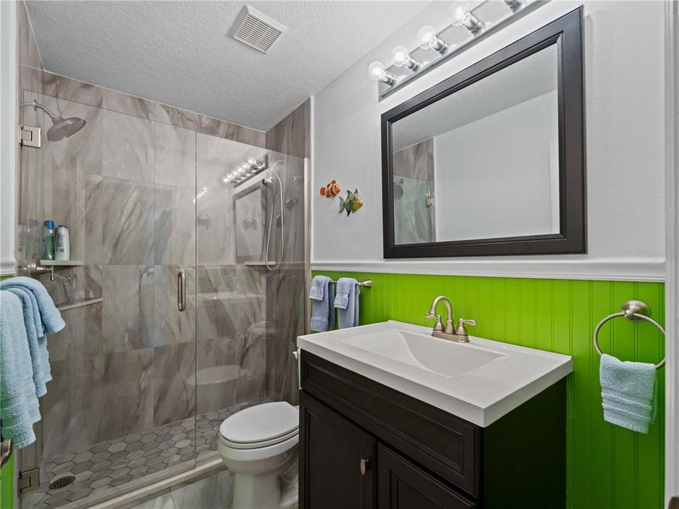 En Venta: $1,195,000 (4 camas, 2 baños, 2566 Pies cuadrados)