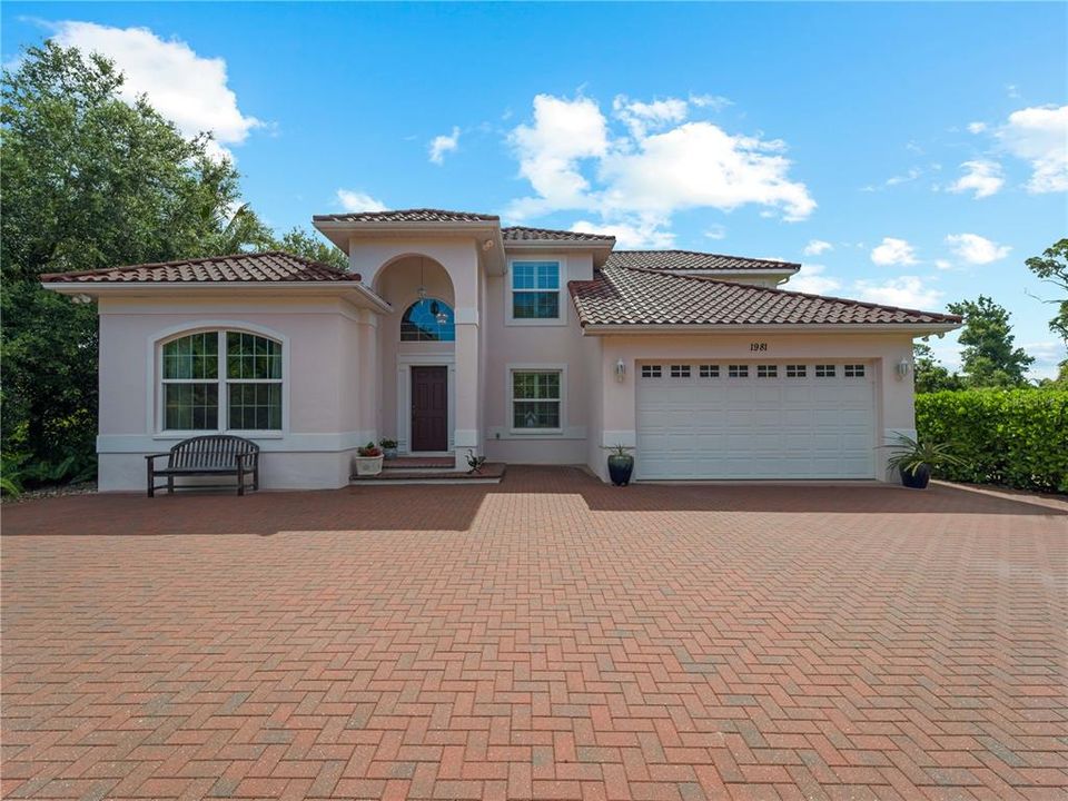 En Venta: $1,195,000 (4 camas, 2 baños, 2566 Pies cuadrados)