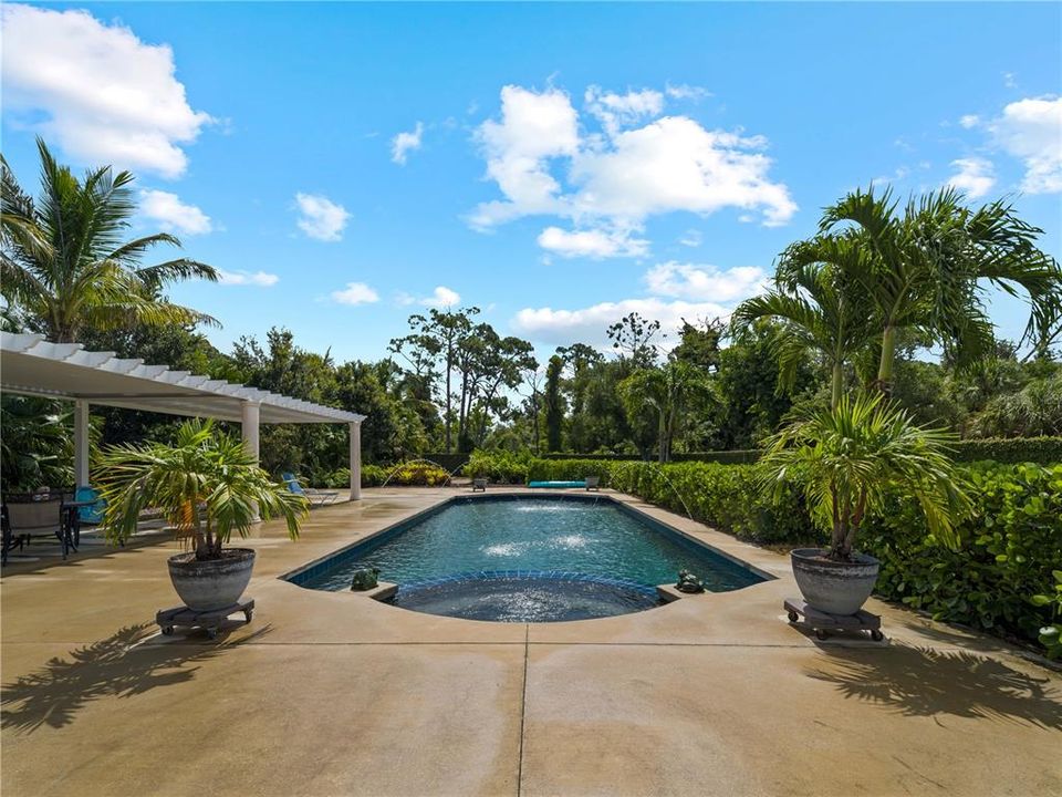 En Venta: $1,195,000 (4 camas, 2 baños, 2566 Pies cuadrados)