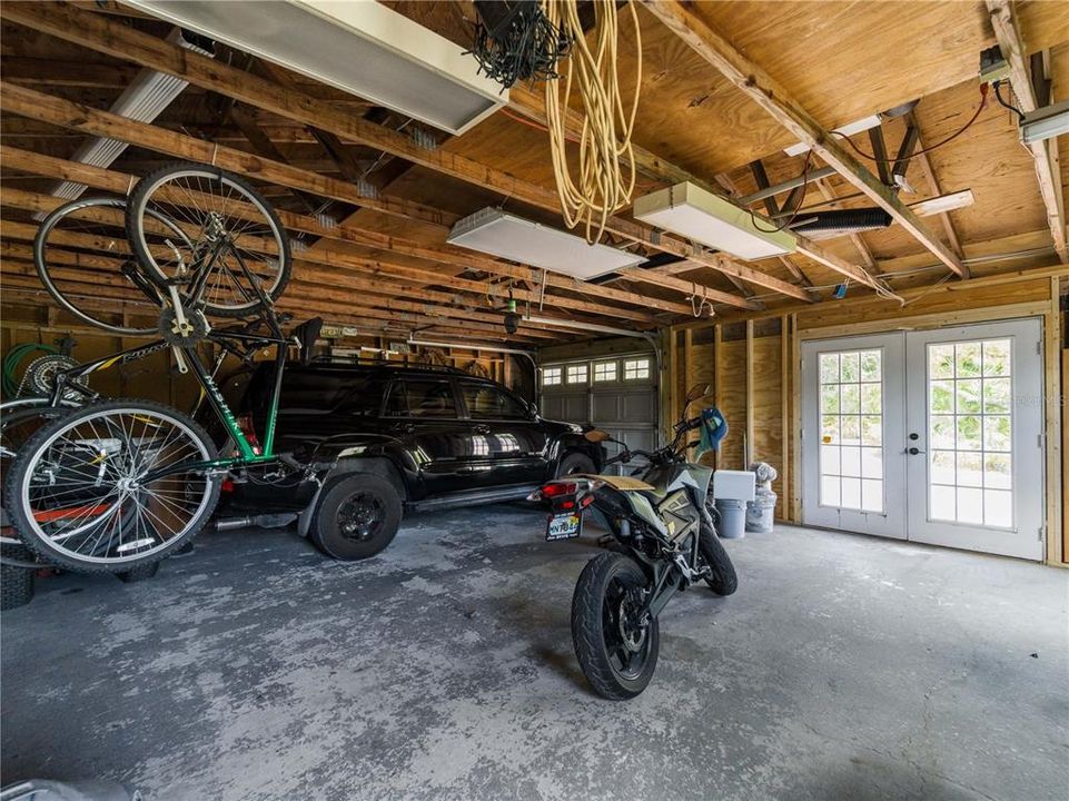 En Venta: $1,195,000 (4 camas, 2 baños, 2566 Pies cuadrados)