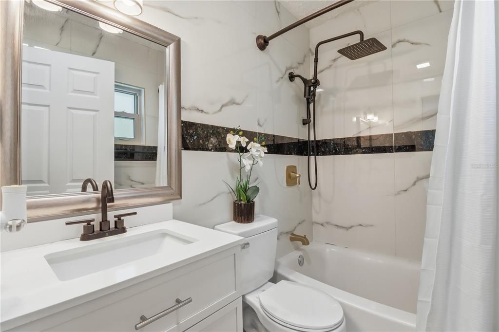 En Venta: $370,000 (3 camas, 3 baños, 1777 Pies cuadrados)