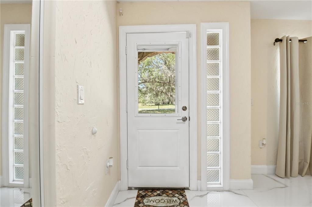 En Venta: $370,000 (3 camas, 3 baños, 1777 Pies cuadrados)