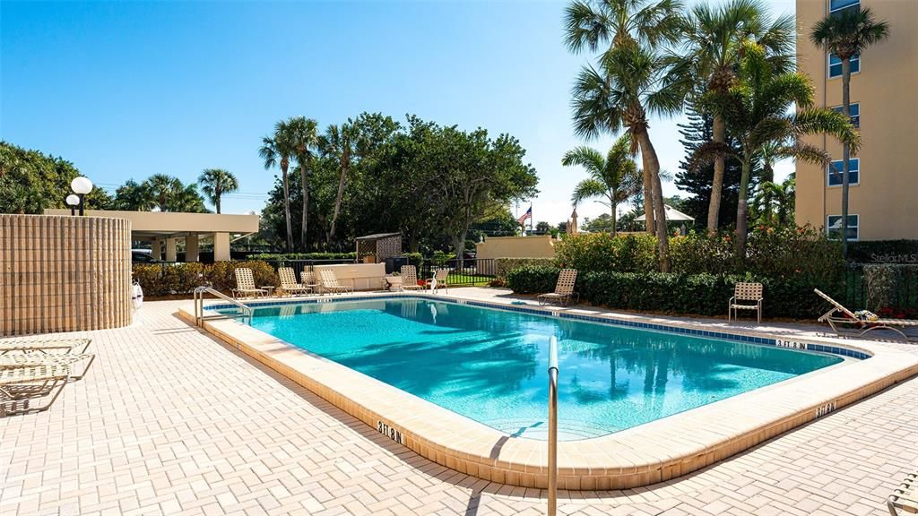 На продажу: $999,000 (2 спален, 2 ванн, 1336 Квадратных фут)