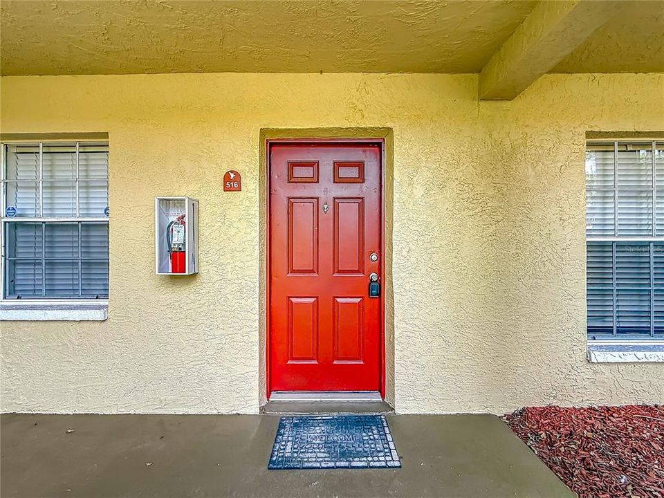Active With Contract: $135,000 (1 beds, 1 baths, 685 Square Feet)