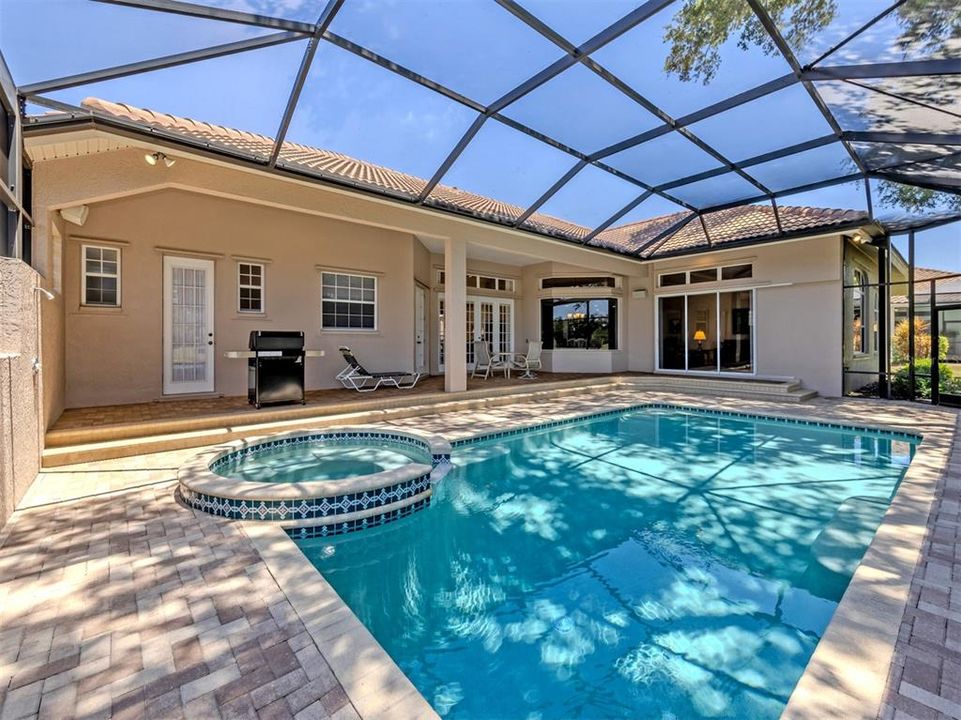 For Sale: $869,000 (3 beds, 2 baths, 2701 Square Feet)