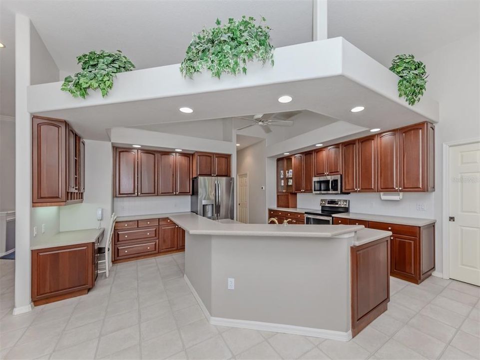 For Sale: $869,000 (3 beds, 2 baths, 2701 Square Feet)