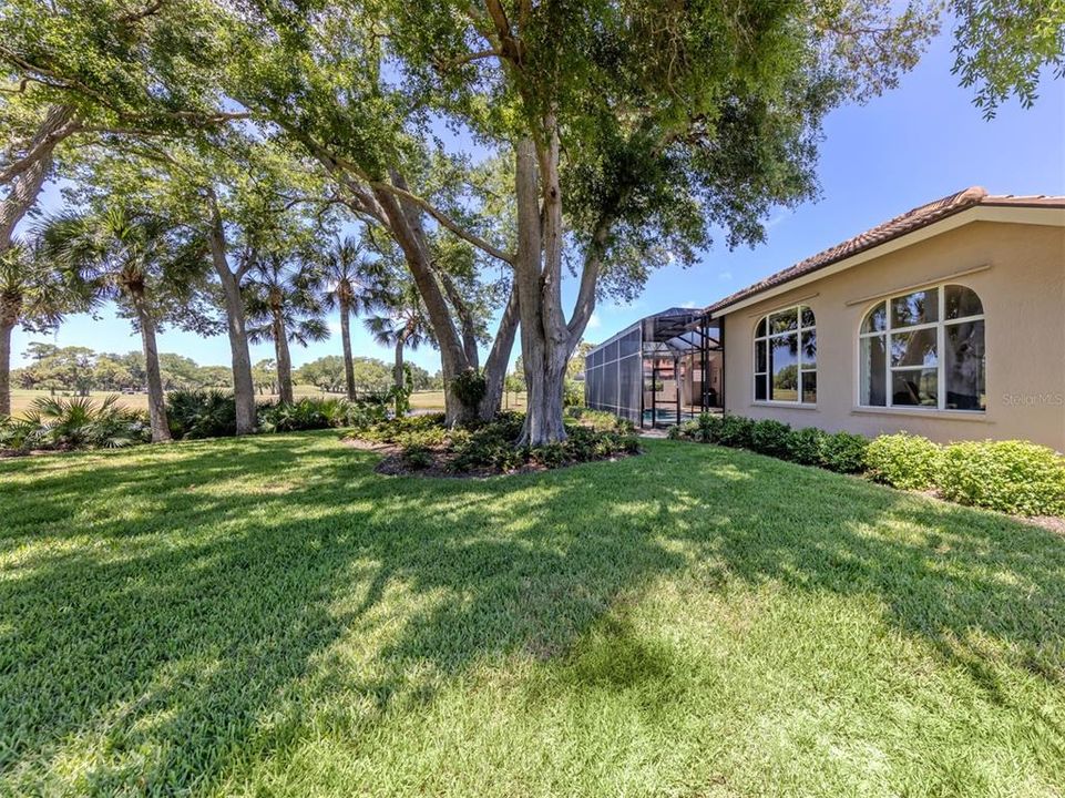For Sale: $869,000 (3 beds, 2 baths, 2701 Square Feet)