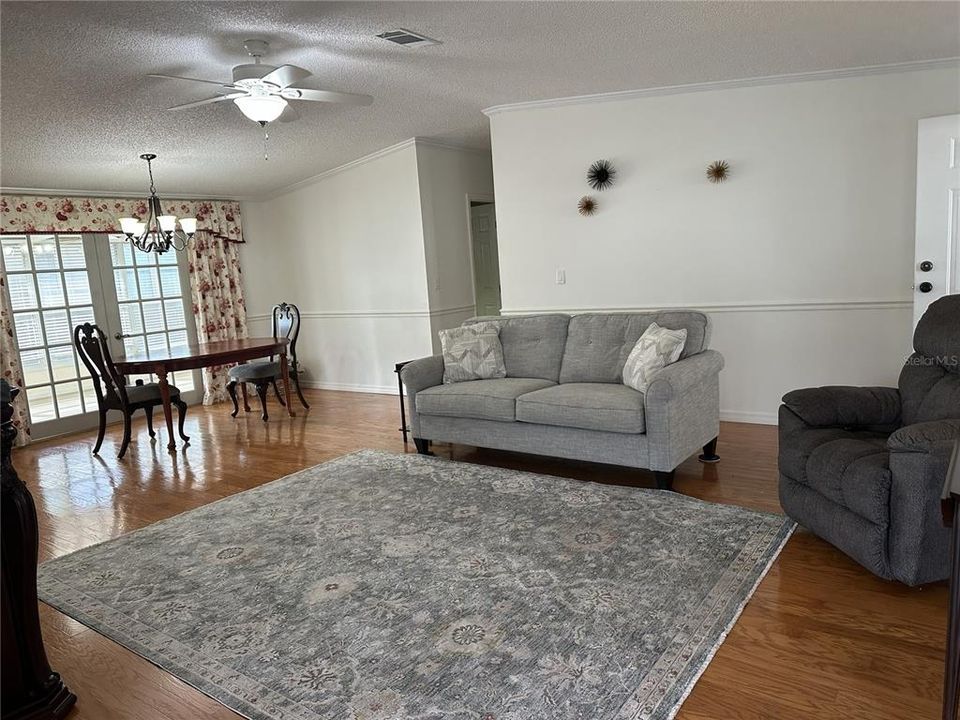 Activo con contrato: $157,500 (2 camas, 2 baños, 1426 Pies cuadrados)