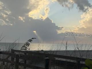 En Venta: $465,000 (2 camas, 2 baños, 946 Pies cuadrados)