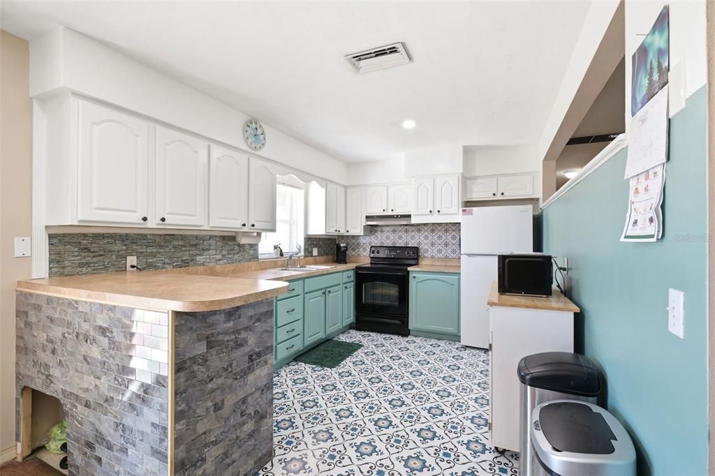 En Venta: $190,000 (3 camas, 2 baños, 1625 Pies cuadrados)