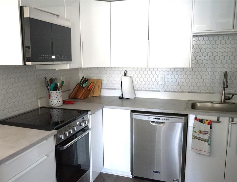 Activo con contrato: $99,000 (2 camas, 2 baños, 952 Pies cuadrados)