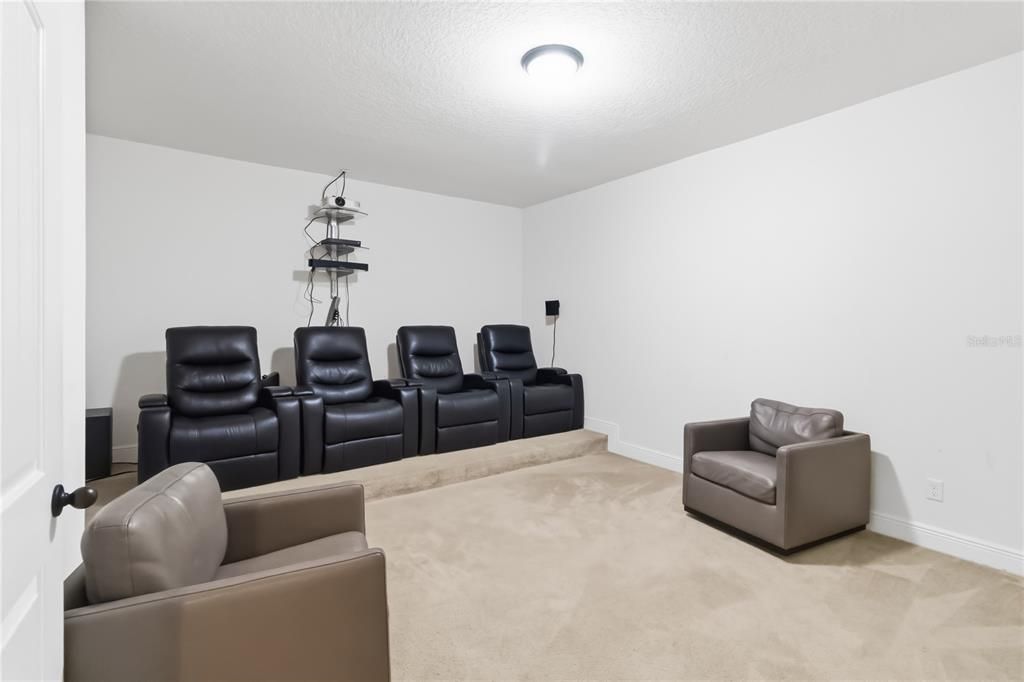 For Sale: $1,275,000 (7 beds, 5 baths, 4933 Square Feet)