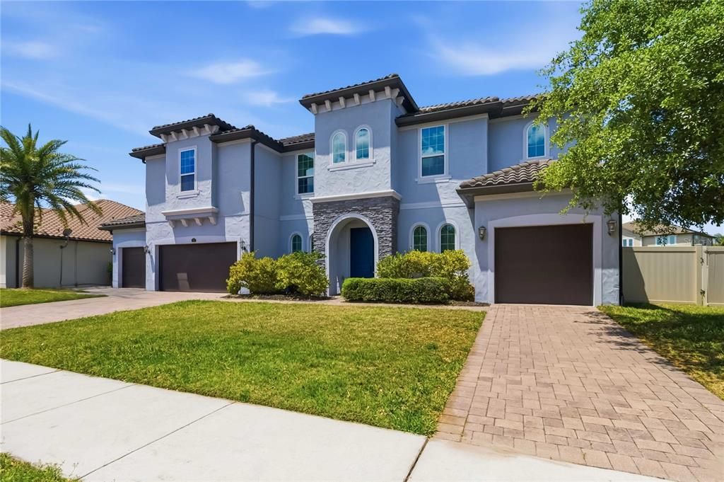 For Sale: $1,275,000 (7 beds, 5 baths, 4933 Square Feet)