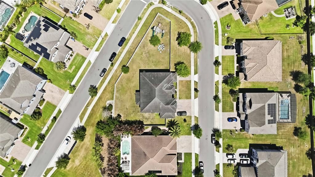 For Sale: $1,275,000 (7 beds, 5 baths, 4933 Square Feet)