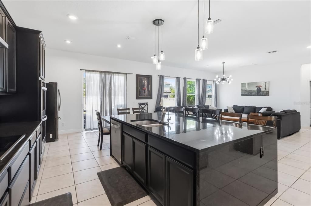 For Sale: $1,275,000 (7 beds, 5 baths, 4933 Square Feet)