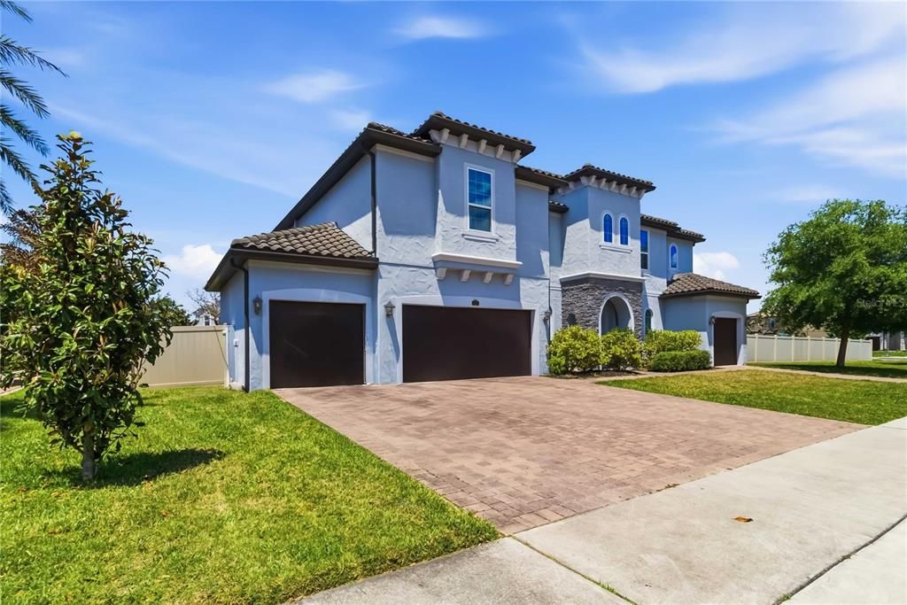 For Sale: $1,275,000 (7 beds, 5 baths, 4933 Square Feet)