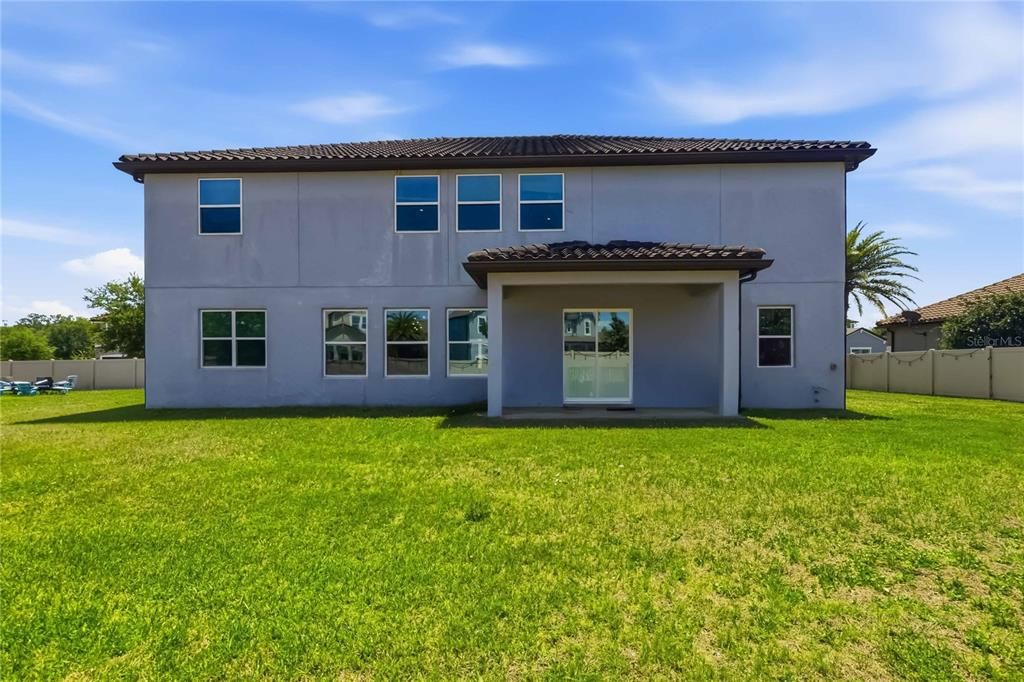 For Sale: $1,275,000 (7 beds, 5 baths, 4933 Square Feet)