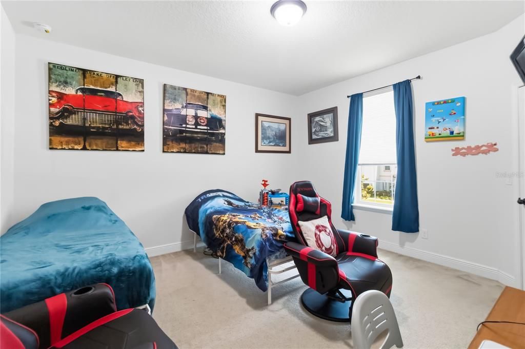 For Sale: $1,275,000 (7 beds, 5 baths, 4933 Square Feet)