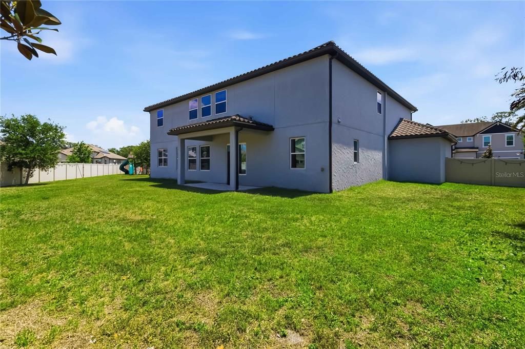 For Sale: $1,275,000 (7 beds, 5 baths, 4933 Square Feet)