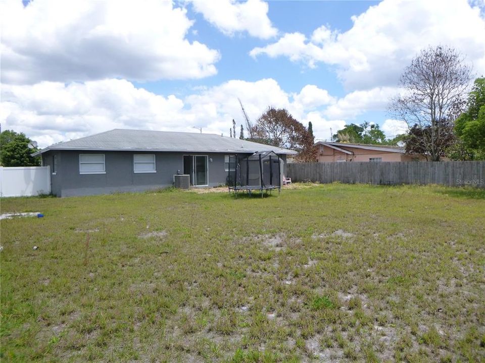 Active With Contract: $2,300 (4 beds, 2 baths, 1407 Square Feet)