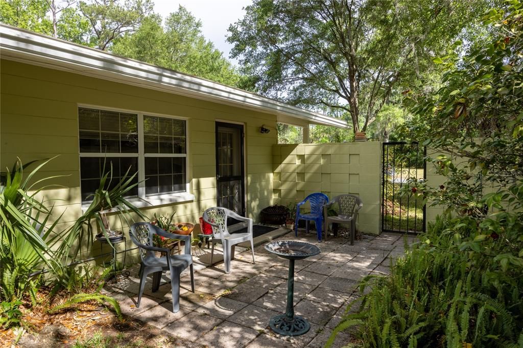 Activo con contrato: $339,000 (3 camas, 2 baños, 1598 Pies cuadrados)