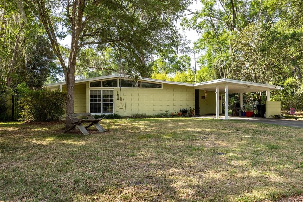 Activo con contrato: $339,000 (3 camas, 2 baños, 1598 Pies cuadrados)