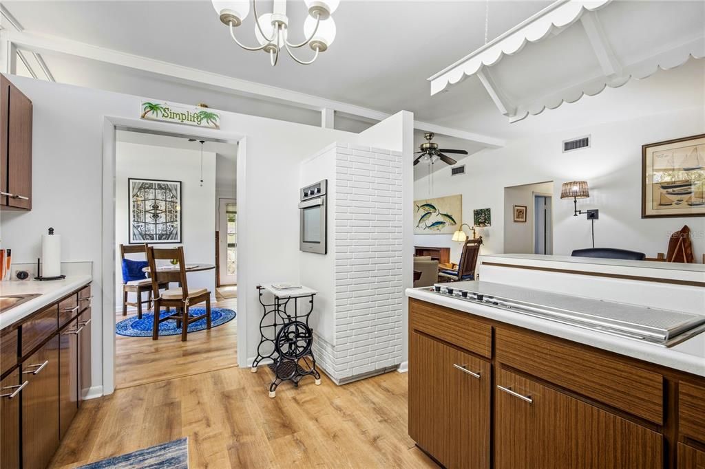 Activo con contrato: $339,000 (3 camas, 2 baños, 1598 Pies cuadrados)
