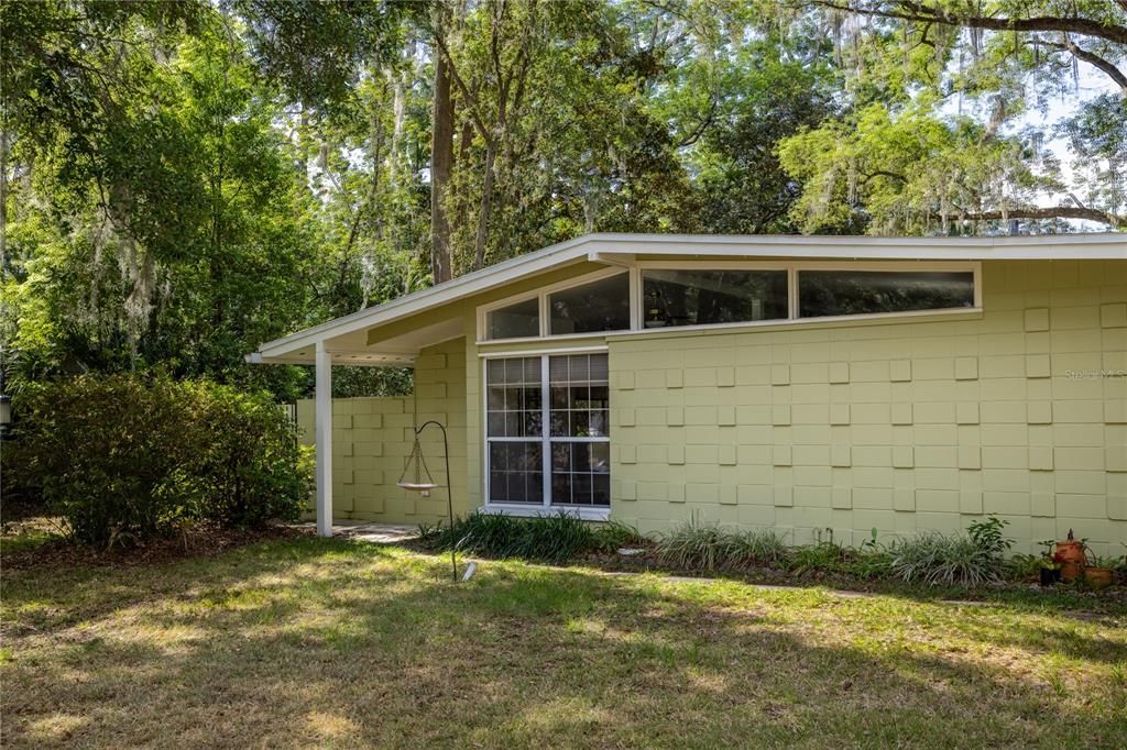 Activo con contrato: $339,000 (3 camas, 2 baños, 1598 Pies cuadrados)