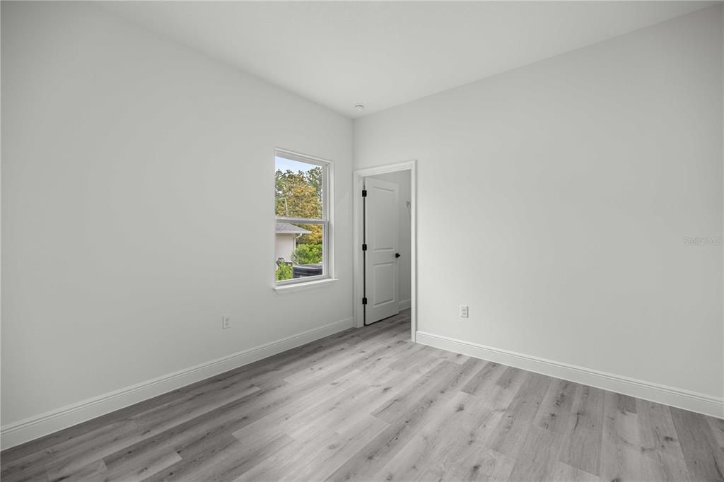 Activo con contrato: $325,000 (4 camas, 3 baños, 1949 Pies cuadrados)