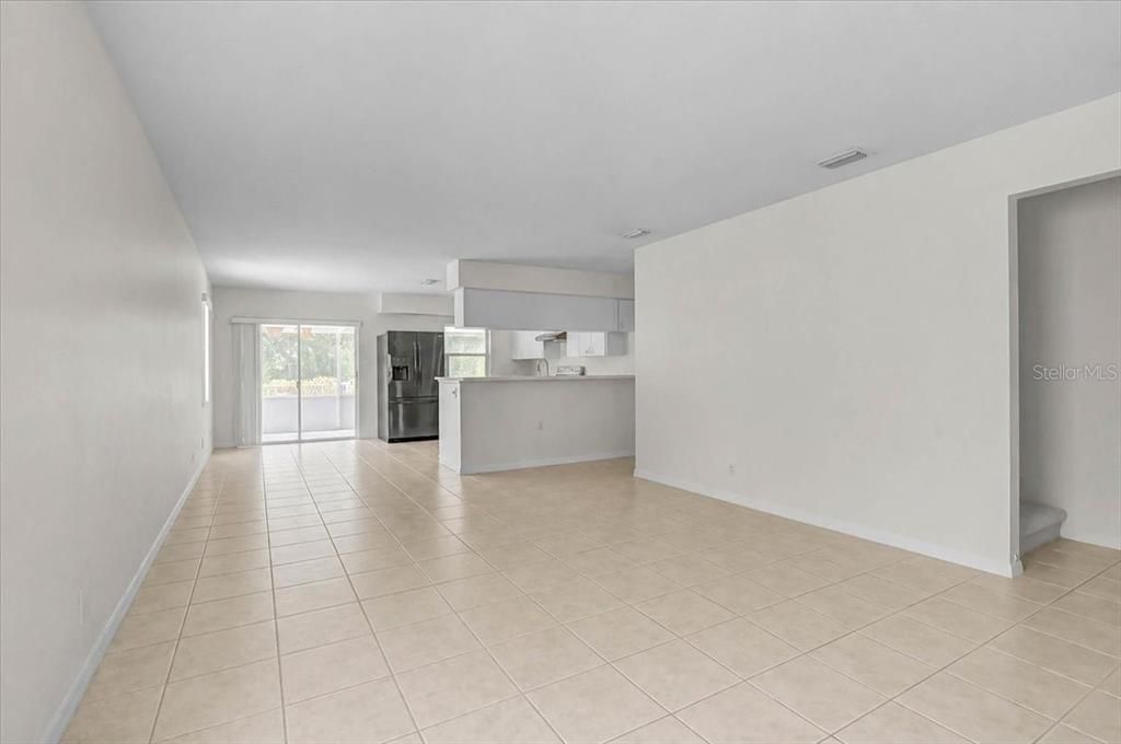 Activo con contrato: $325,000 (3 camas, 2 baños, 1478 Pies cuadrados)