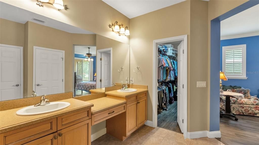 For Sale: $424,900 (4 beds, 3 baths, 2381 Square Feet)