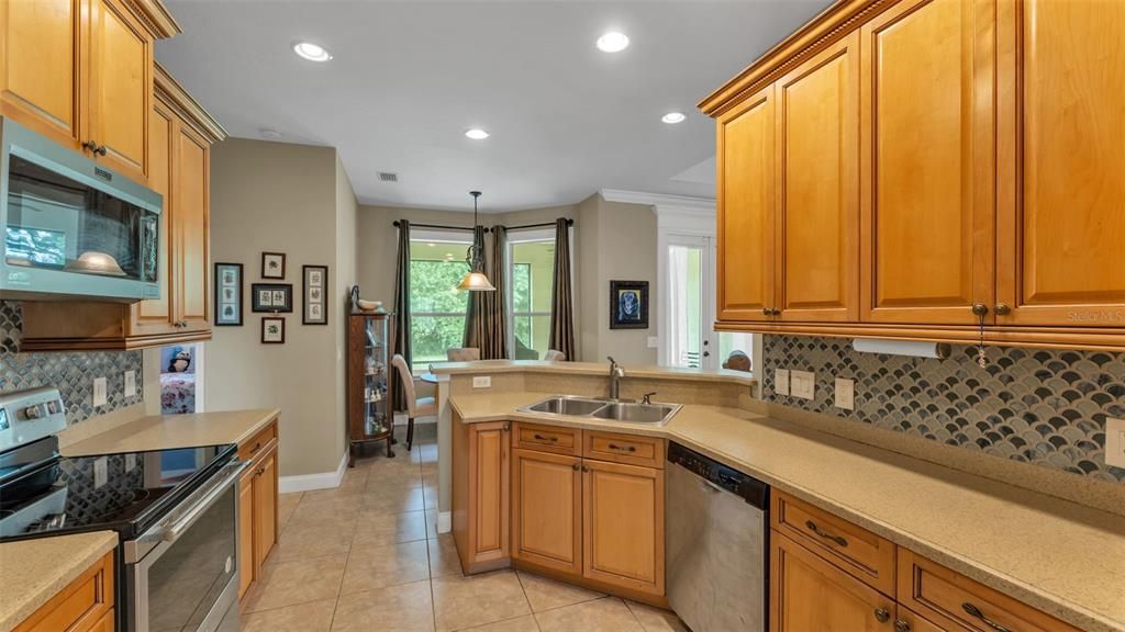 For Sale: $424,900 (4 beds, 3 baths, 2381 Square Feet)