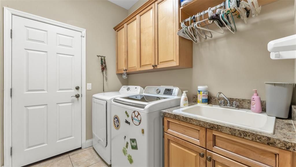 For Sale: $424,900 (4 beds, 3 baths, 2381 Square Feet)