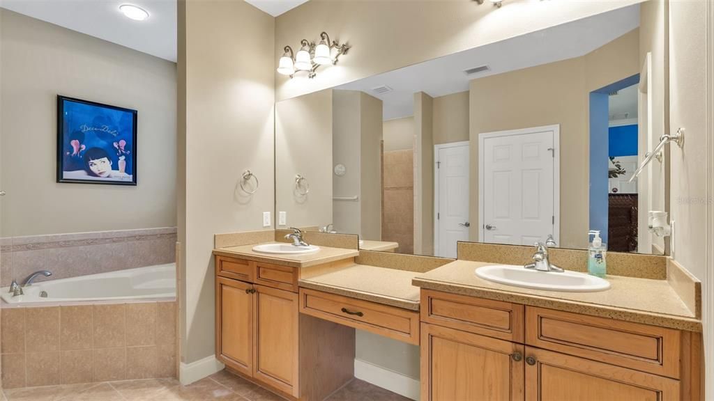 For Sale: $424,900 (4 beds, 3 baths, 2381 Square Feet)