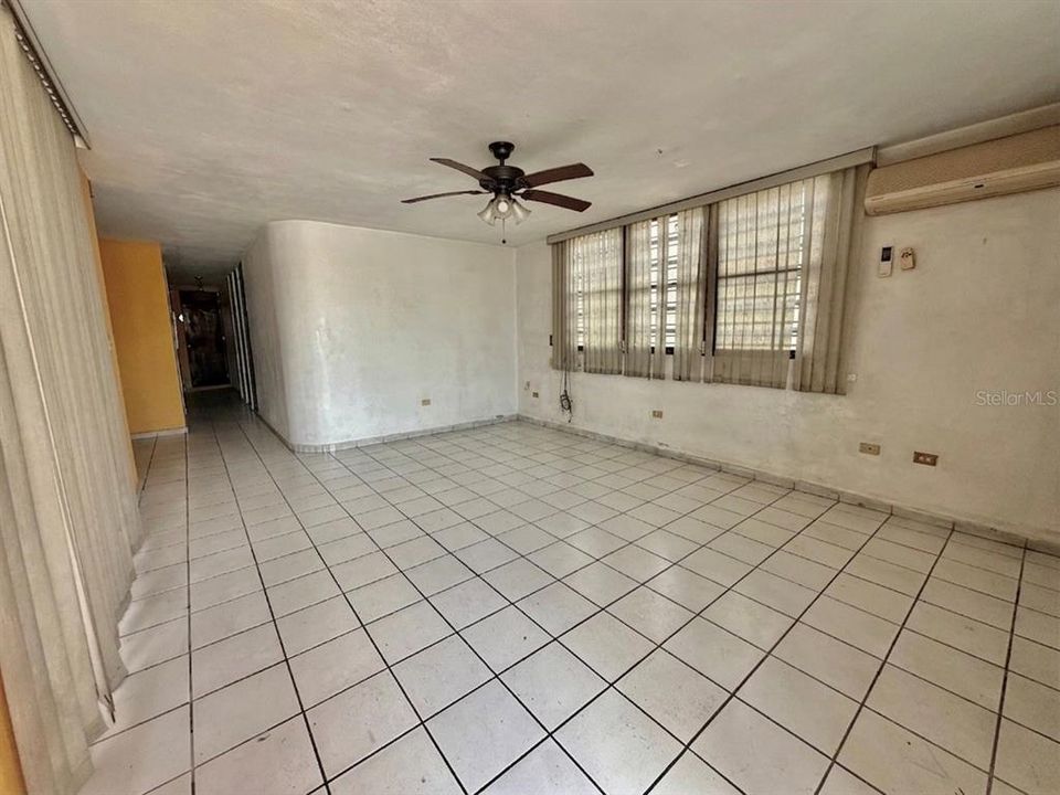 Active With Contract: $204,900 (4 beds, 2 baths, 1197 Square Feet)