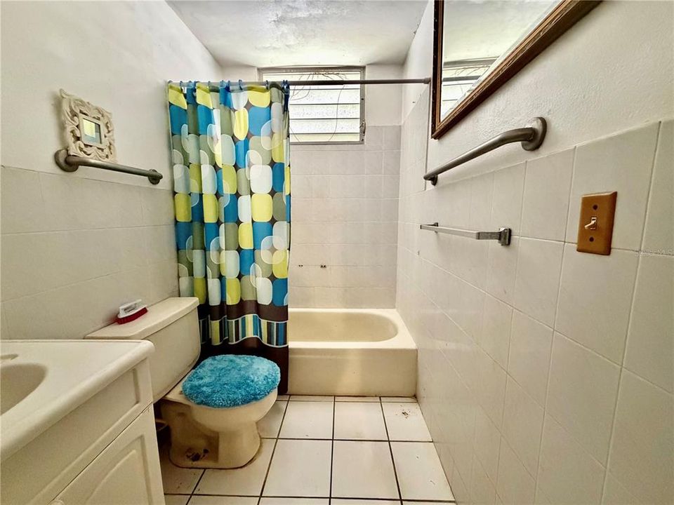 Active With Contract: $204,900 (4 beds, 2 baths, 1197 Square Feet)