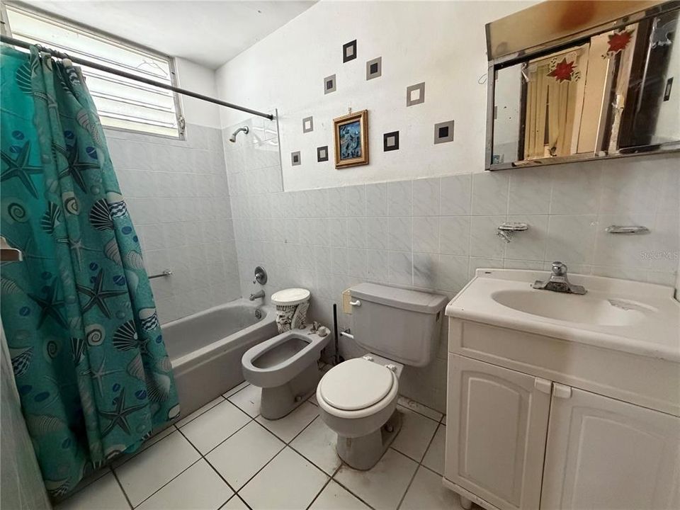 Active With Contract: $204,900 (4 beds, 2 baths, 1197 Square Feet)