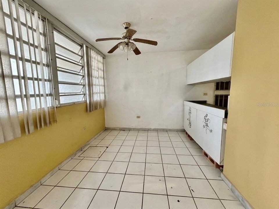 Active With Contract: $204,900 (4 beds, 2 baths, 1197 Square Feet)