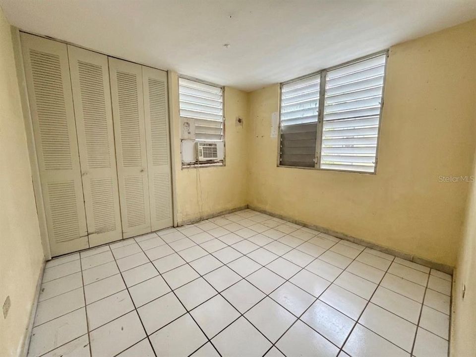 Active With Contract: $204,900 (4 beds, 2 baths, 1197 Square Feet)